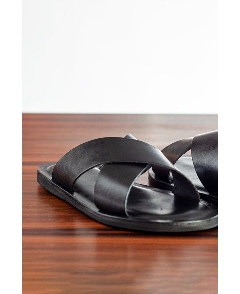 02 sandalia tiras em couro