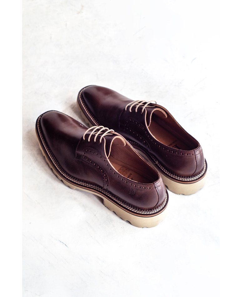 03 sapato derby brogue simples couro