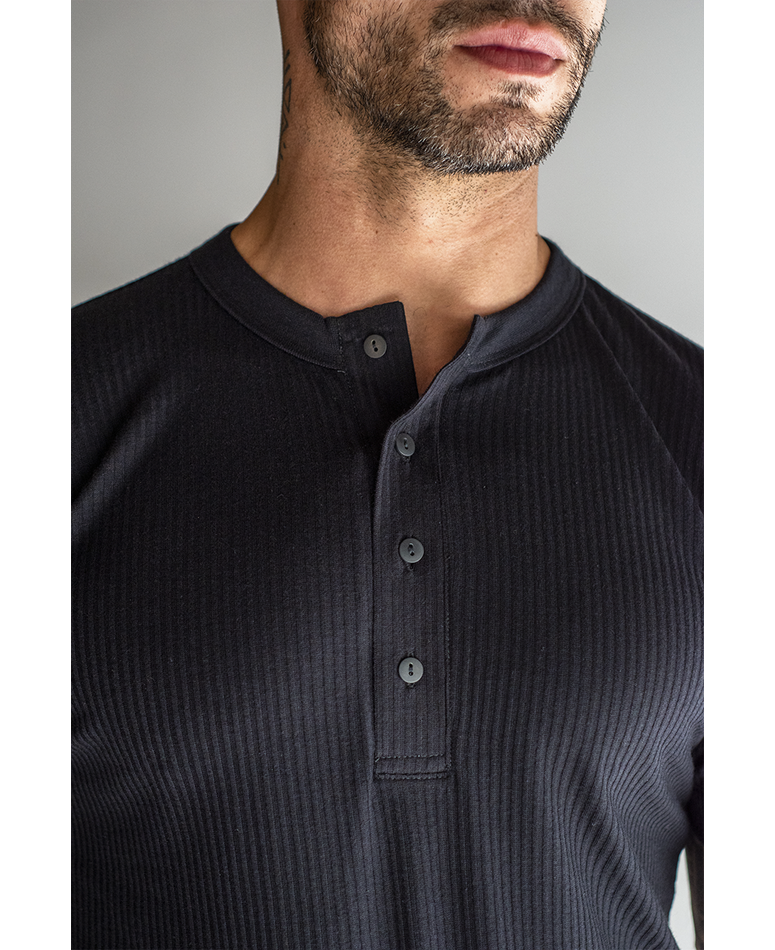 02 camiseta henley manga curta preto g