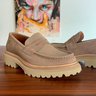 02 sapato loafer camurca nude sola eva novo